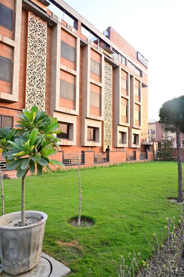 The Dwelling Inn Greater Noida Luaran gambar