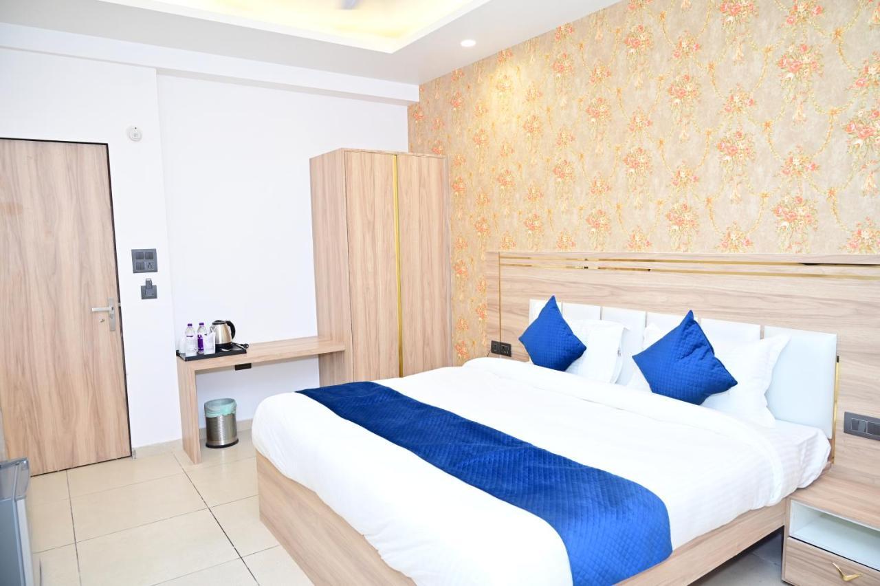 The Dwelling Inn Greater Noida Luaran gambar