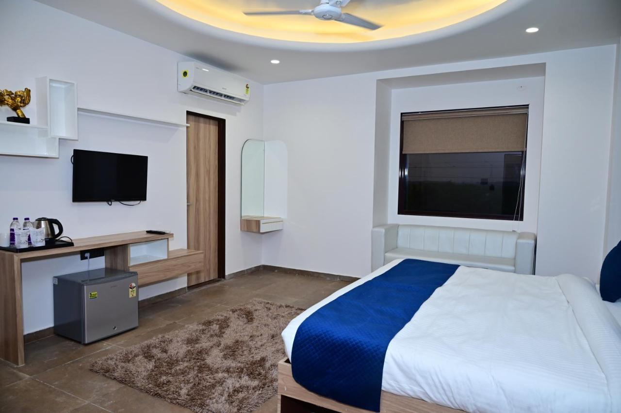 The Dwelling Inn Greater Noida Luaran gambar